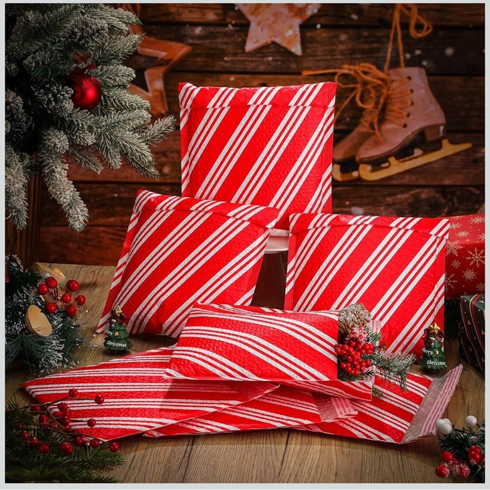 🎄Christmas Jewelry Mystery Bag: Various Christmas Jewelry and Accessories🎄